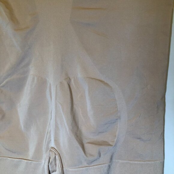 Spanx High-Waisted Mid-Thigh Short in Soft Nude Size 3X NWT - Picture 3 of 16